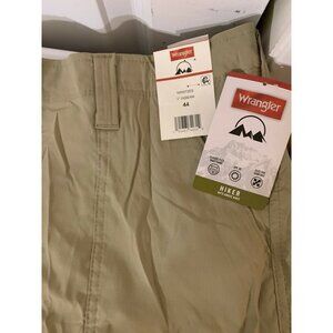 New Wrangler‎ Hiker Men’s Sz 44 Shorts Khaki NWT